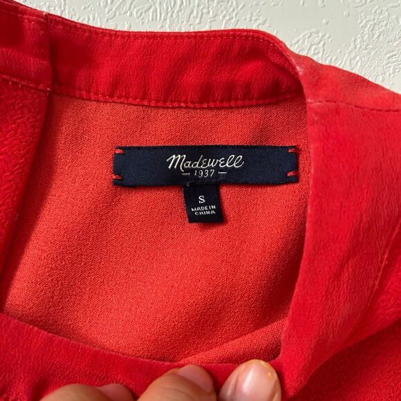 Madewell Red Short Sleeve Top Size Small Pocket Detail Split Hem - Picture 3 of 4